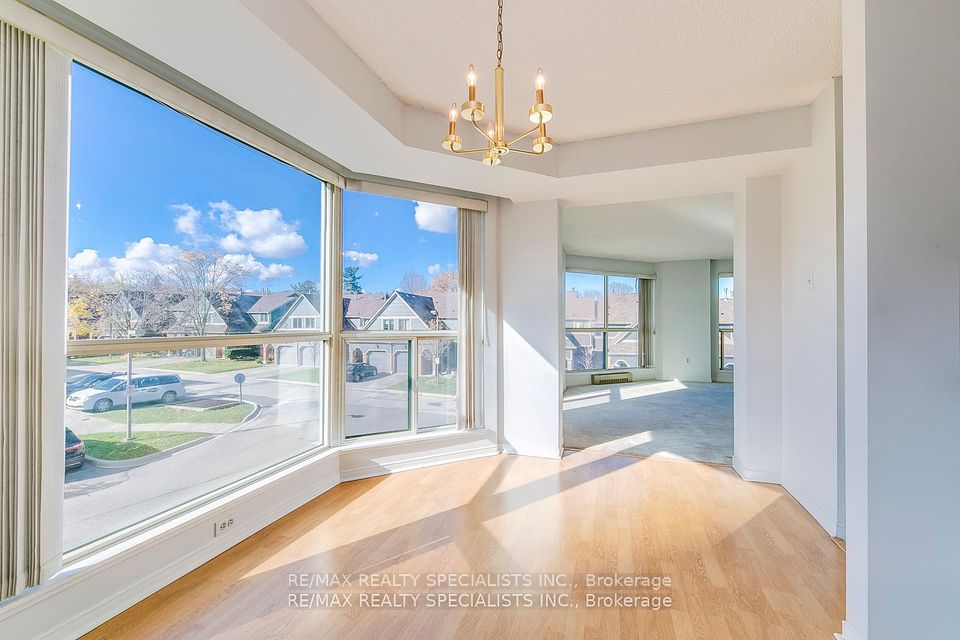 Bright Dining Space
