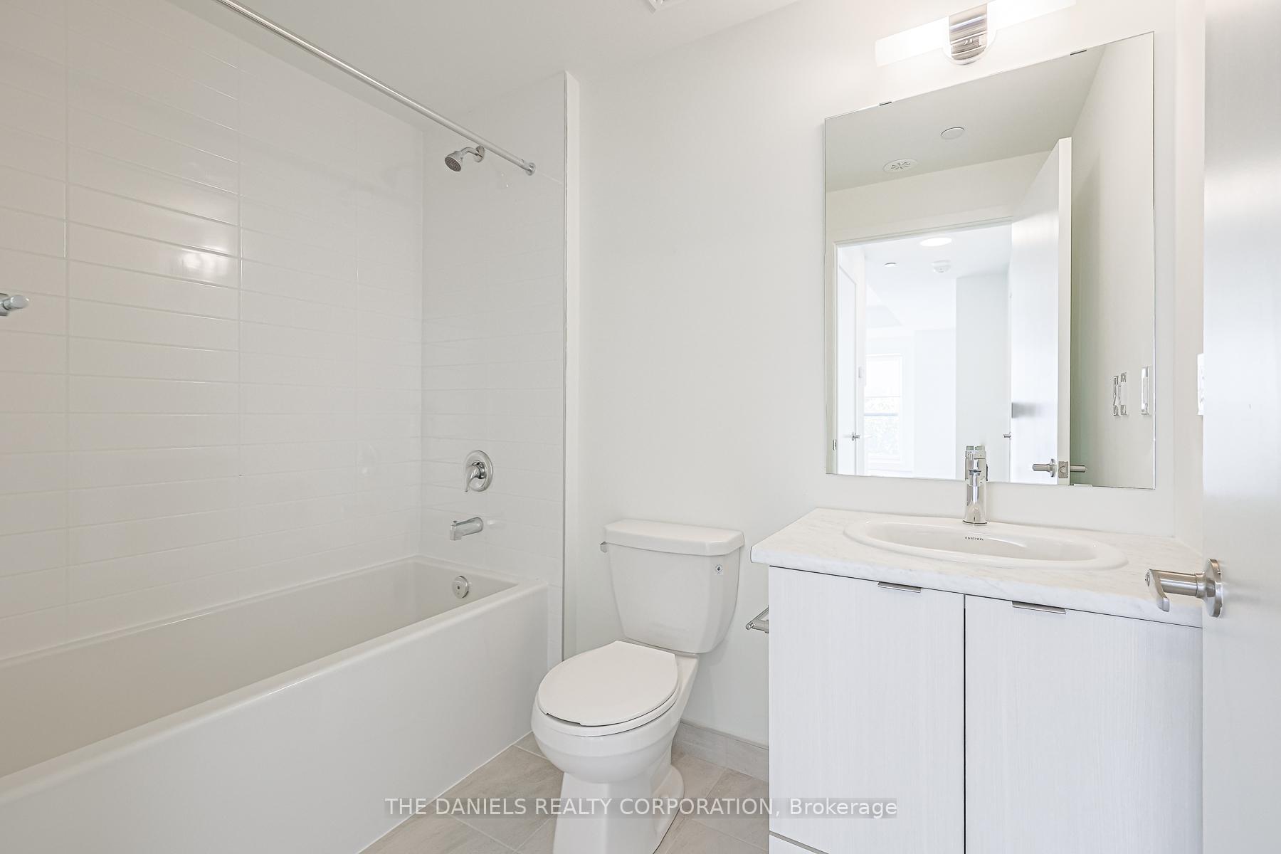 2 Bedrooms Condo at 135 Canon Jackson,  Toronto For sale