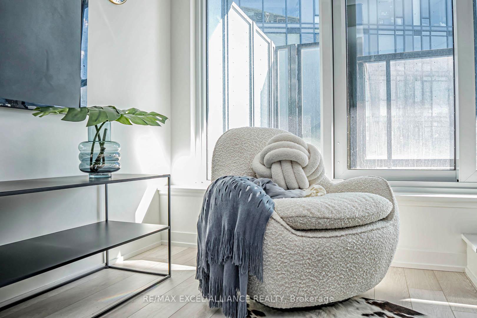 2 Bedrooms Condo at 50 Power,  Toronto For sale