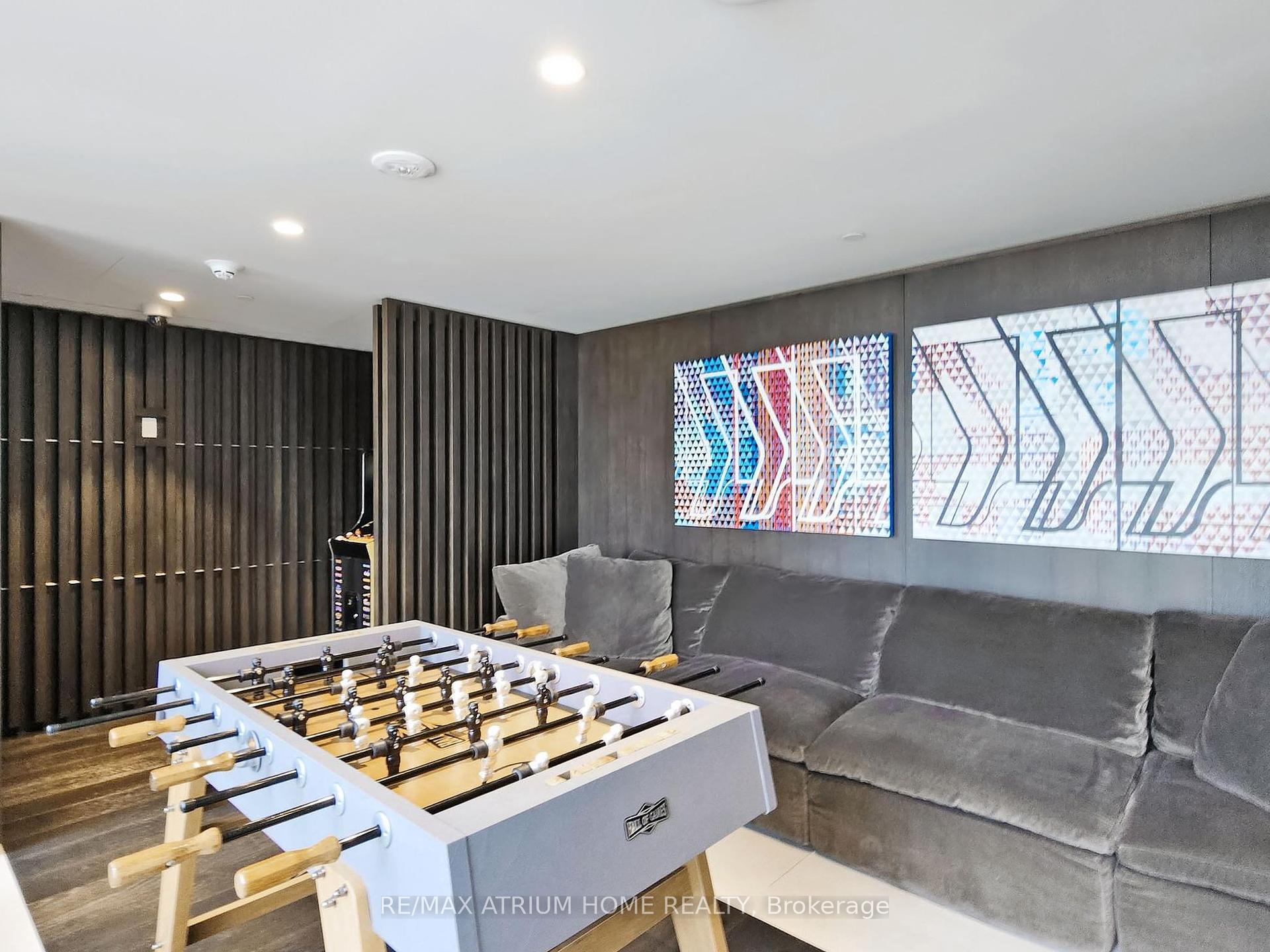 2 Bedrooms Condo at 55 Cooper, Toronto For sale