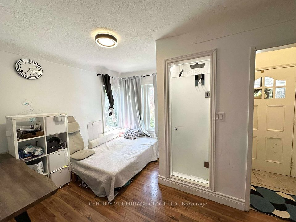 15 West 1st Street, Hamilton, ON L9C 3B5