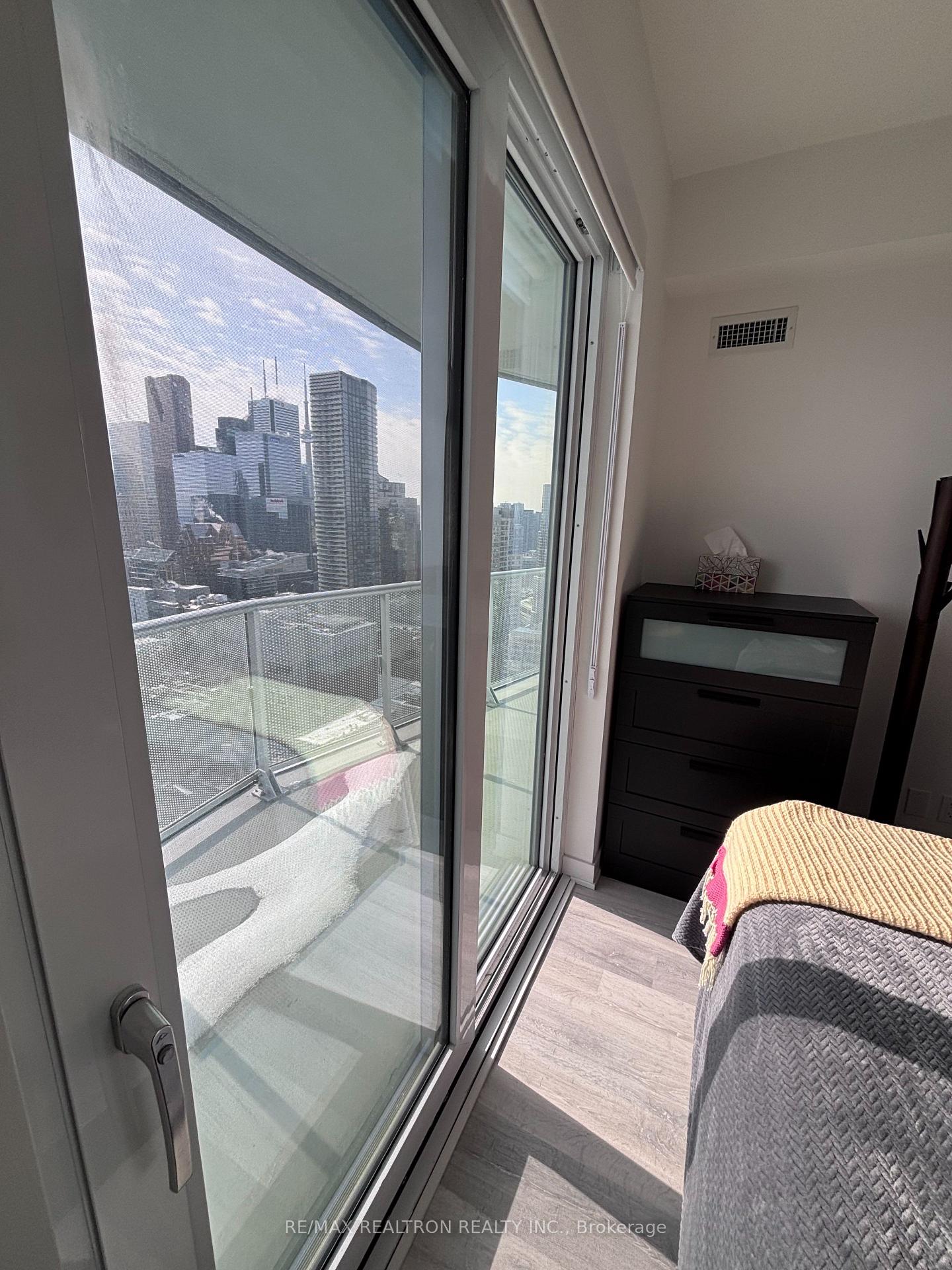 3 Bedrooms Condo at 100 Dalhousie, Toronto For sale