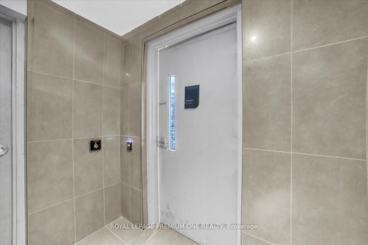 2 Bedrooms Condo at 11 Yorkville, Toronto For sale