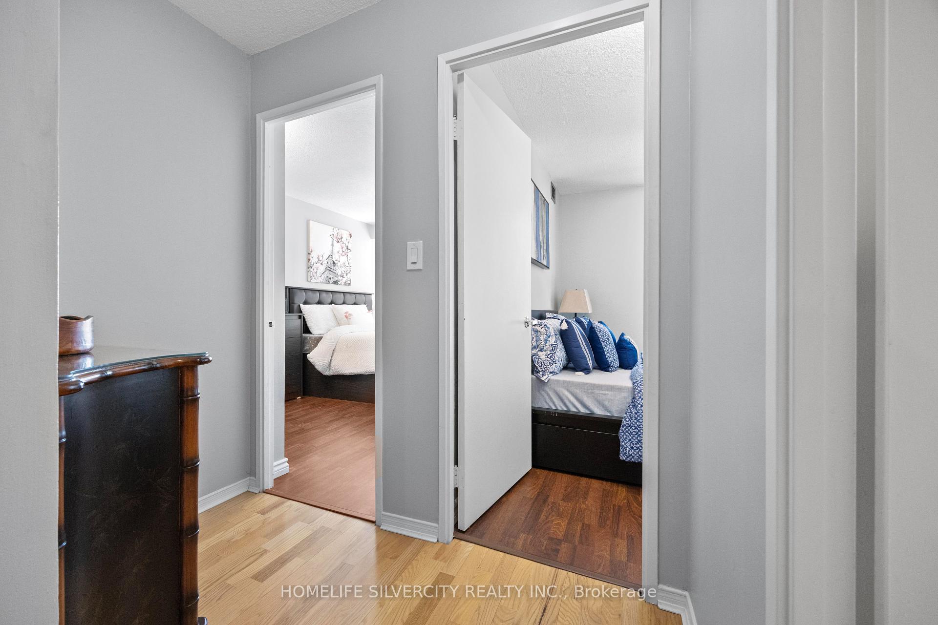 3 Bedrooms Condo at 145 Hillcrest, Mississauga For sale