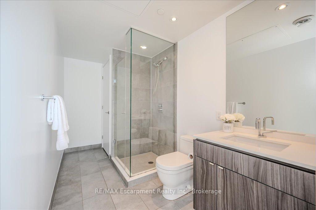 2 Bedrooms Condo at 60 Colborne, Toronto For sale
