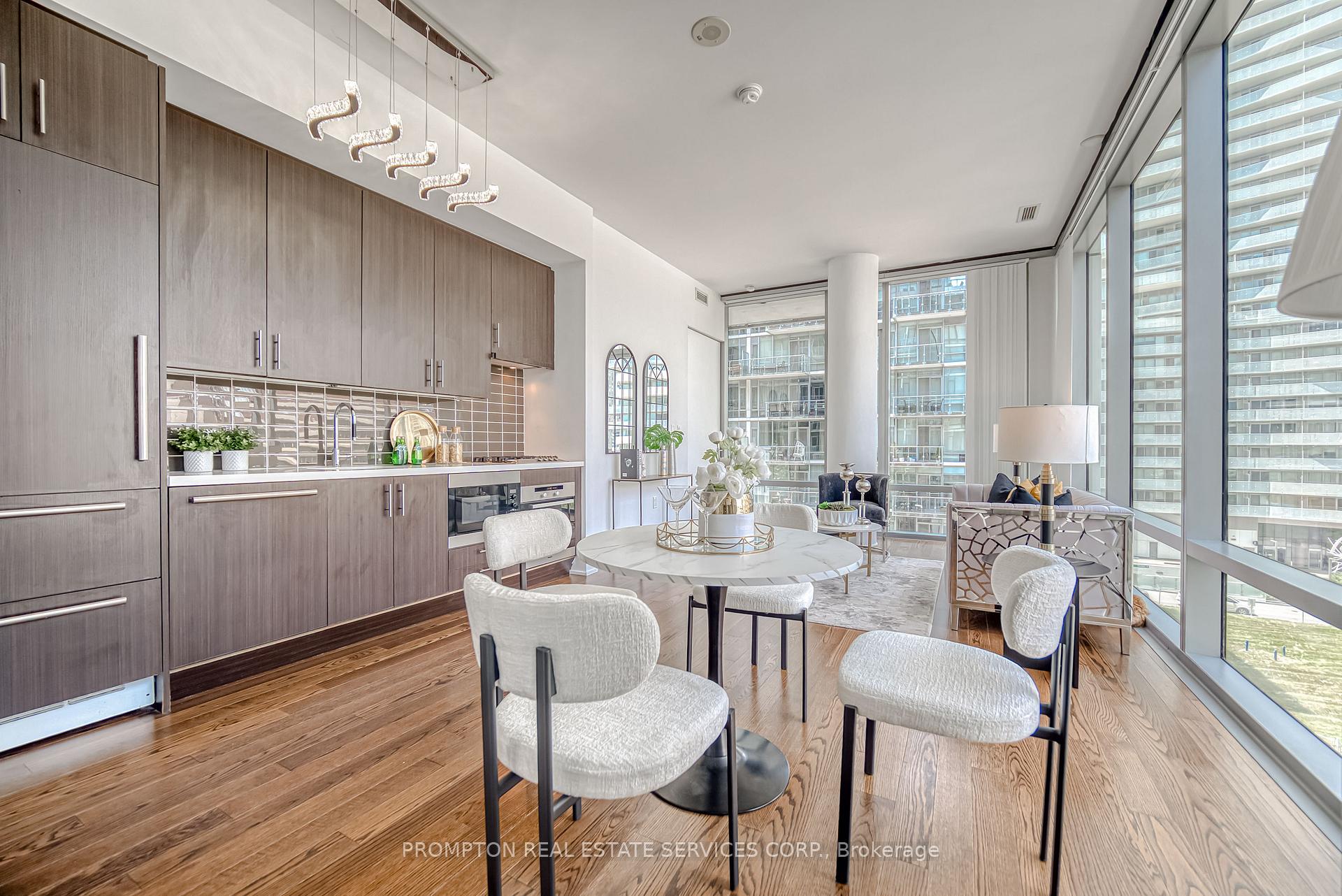 2 Bedrooms Condo at 39 Queens, Toronto For sale