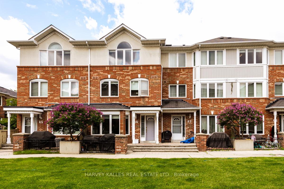 3 Bedrooms Condo at 18 Clark, Vaughan For sale