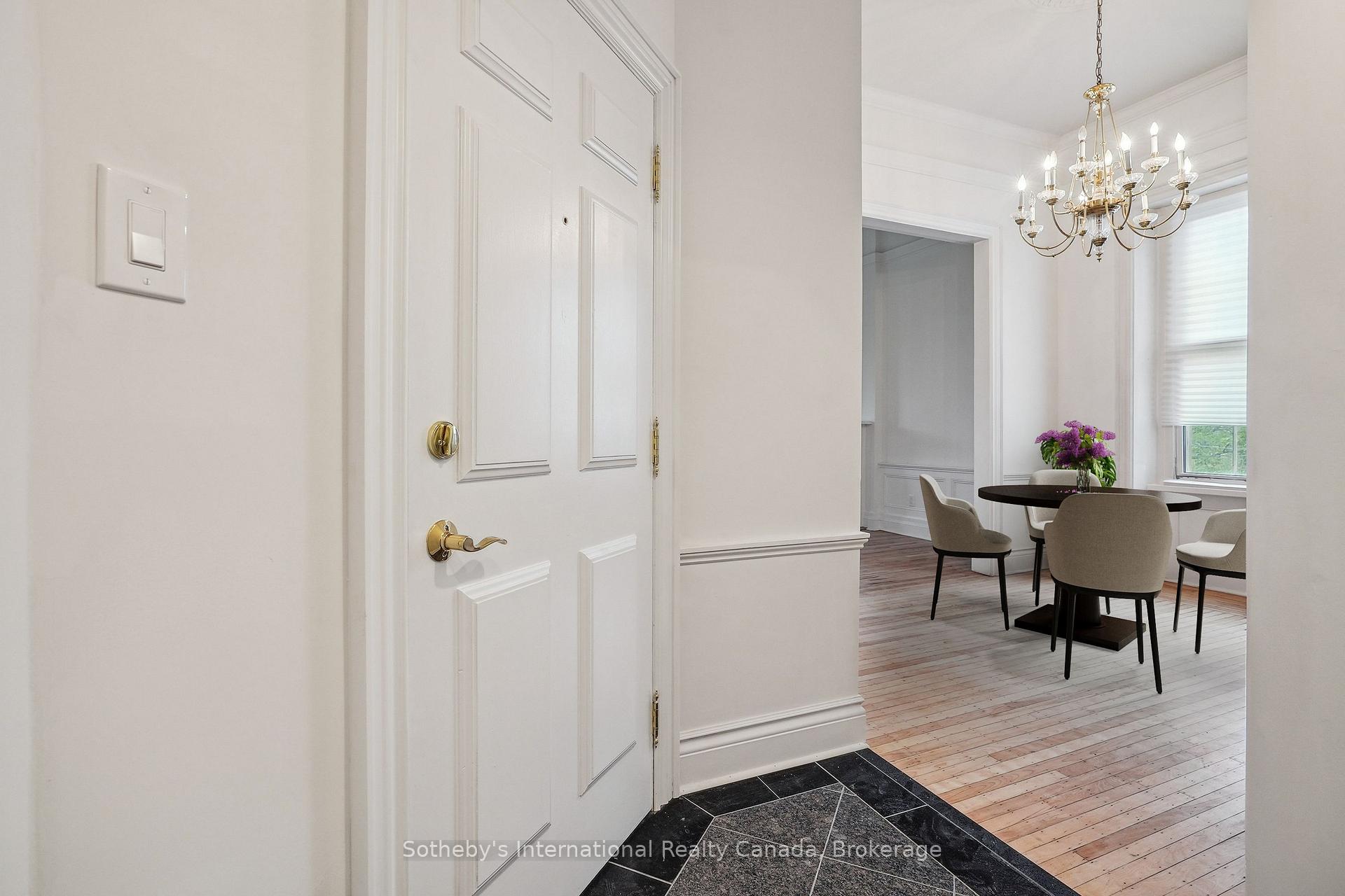 2 Bedrooms Condo at 35 Duke, Hamilton For sale