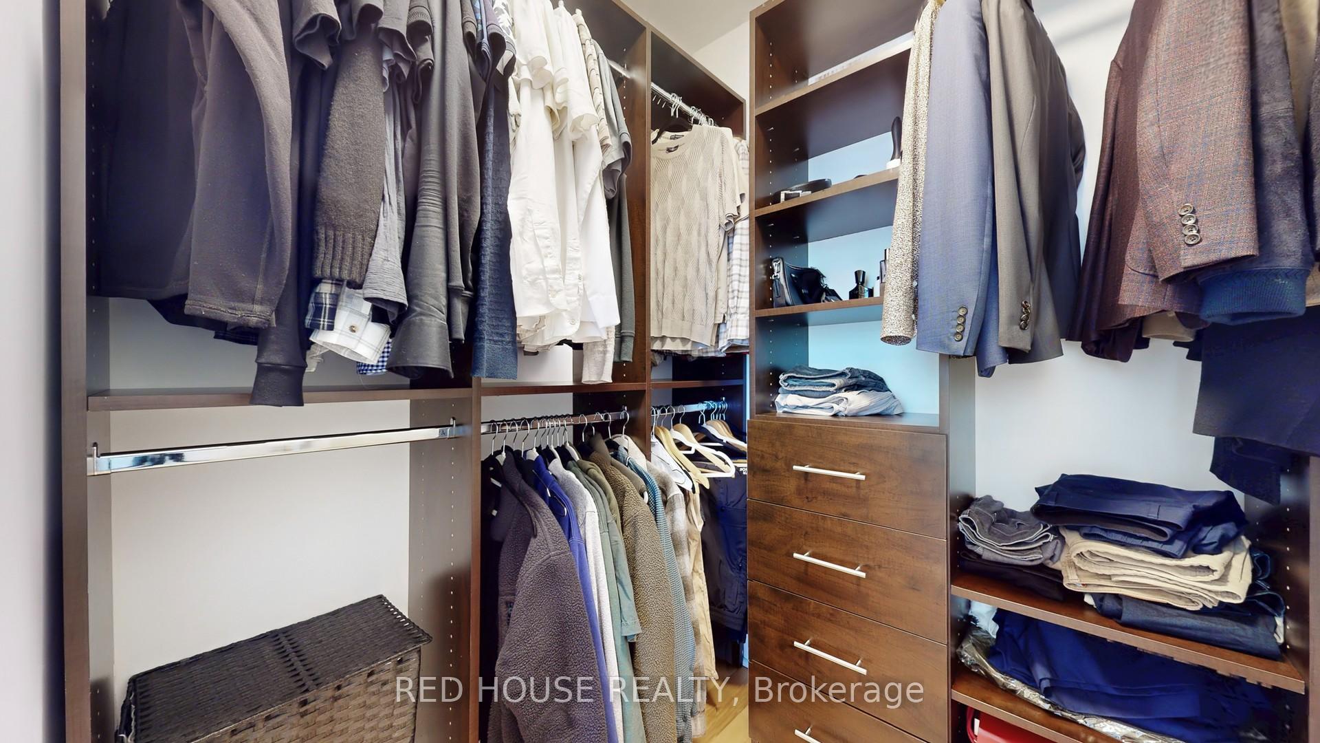 3 Bedrooms Condo at 33 Shore Breeze, Toronto For sale