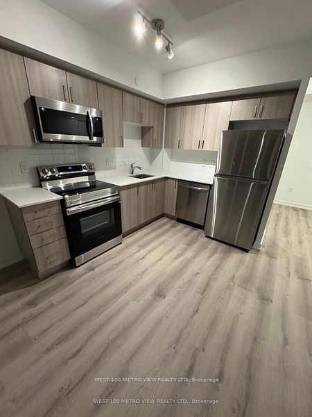 556 Marlee Avenue, #412