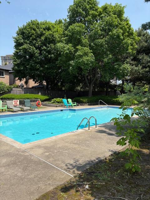 4 Bedrooms Condo at 4635 Regents, Mississauga For sale