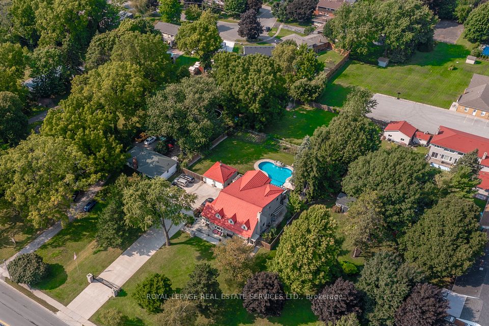 6949 Thorold Stone