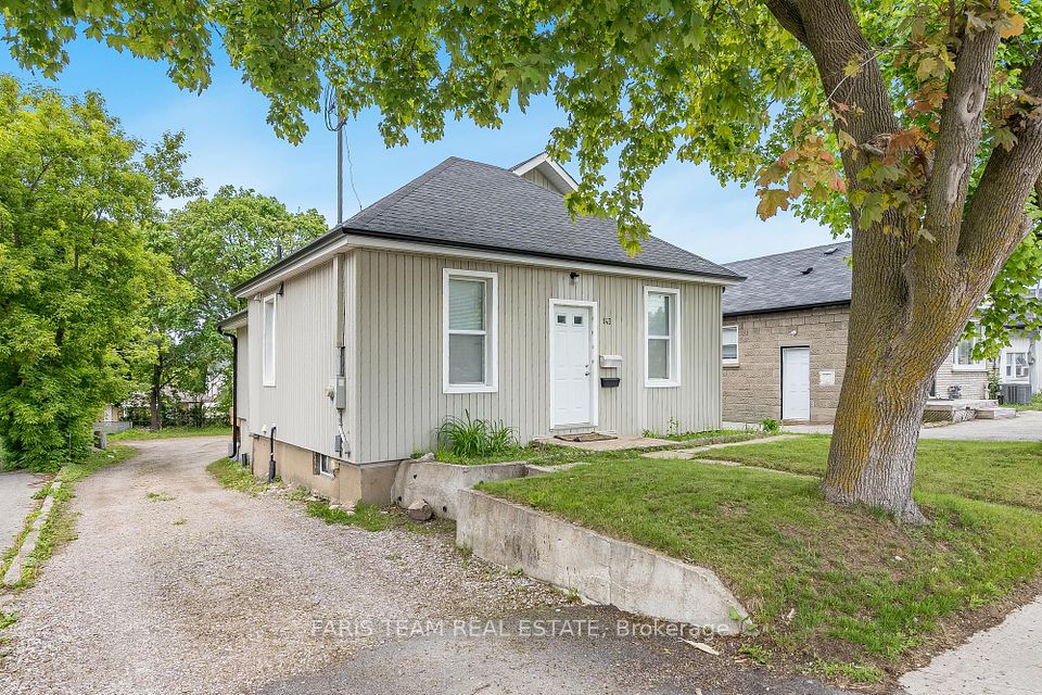 143 Burton Avenue, Barrie, ON L4N 2R9