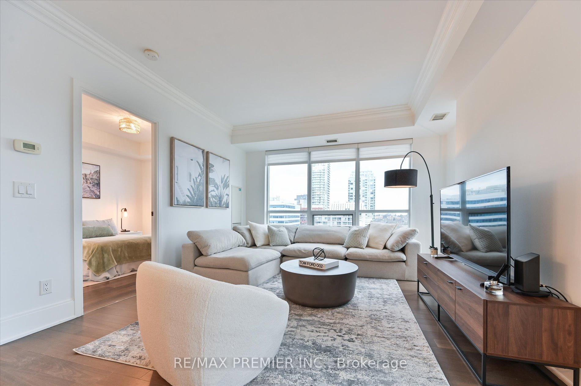 3 Bedrooms Condo at 25 Broadway, Toronto For sale