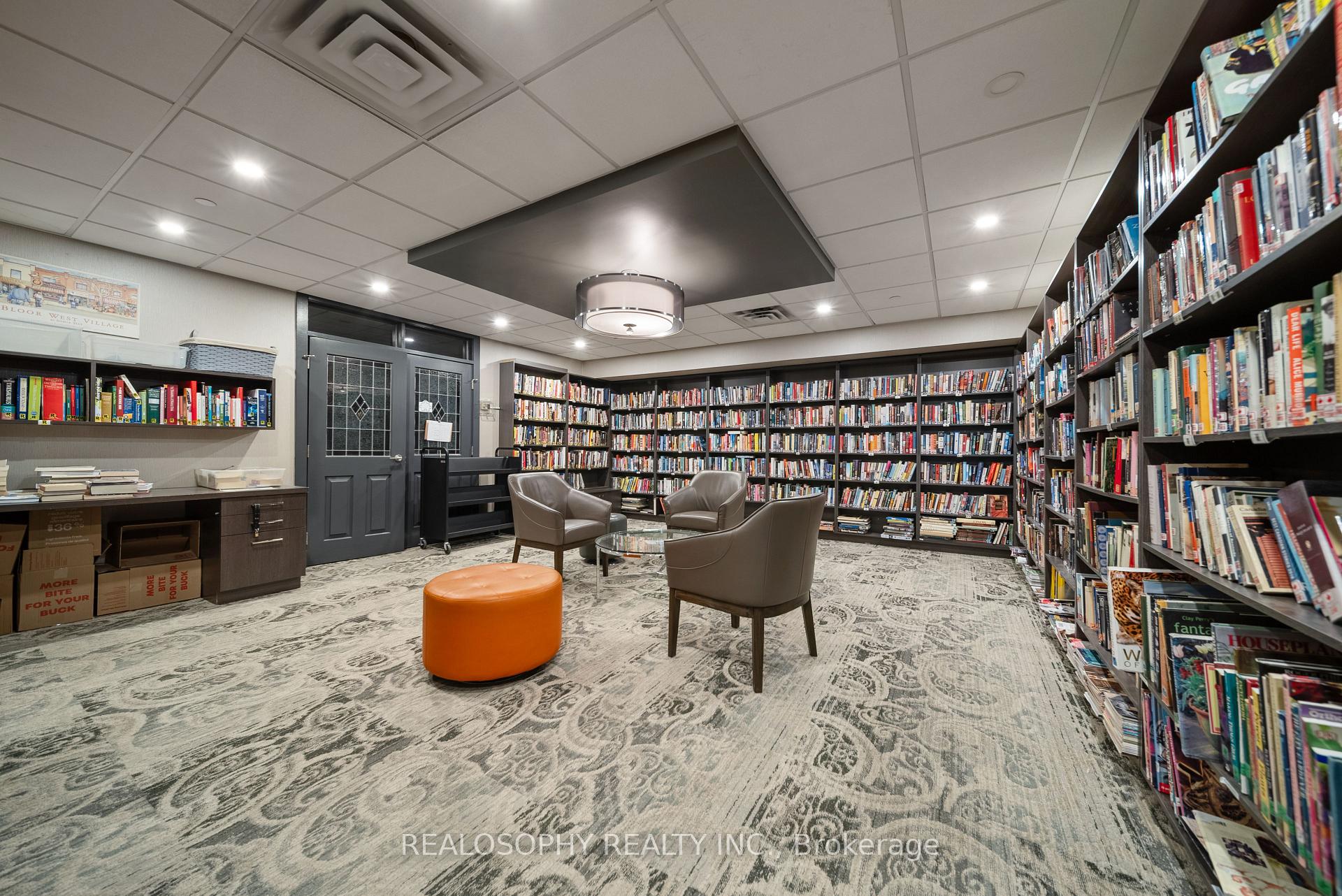 3 Bedrooms Condo at 100 Quebec, Toronto For sale