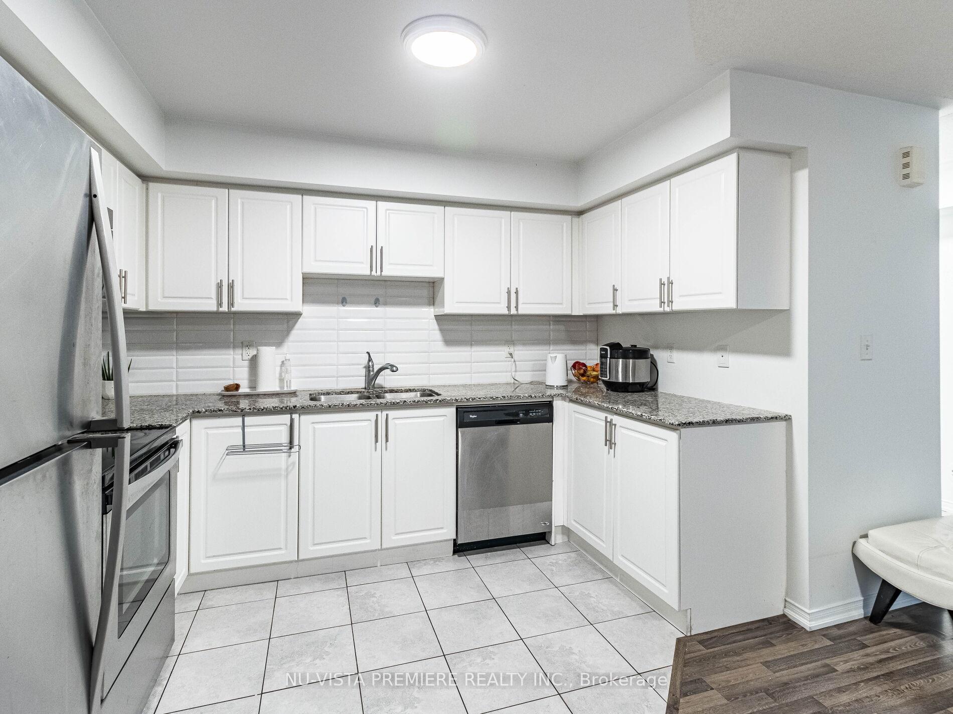 2 Bedrooms Condo at 2488 Post, Oakville For sale