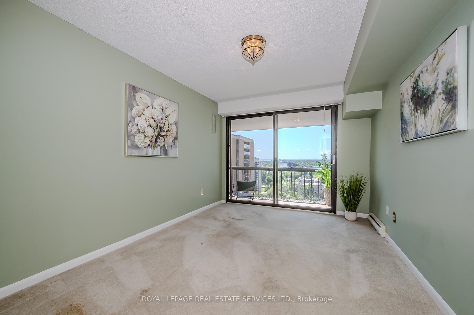 2 Bedrooms Condo at 2180 Marine,  Oakville For sale