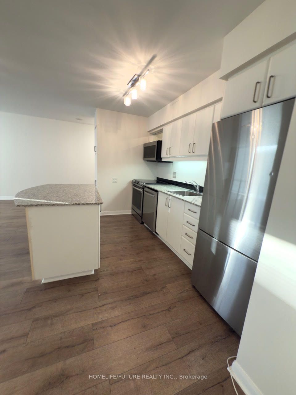 33 Sheppard Avenue E, #806
