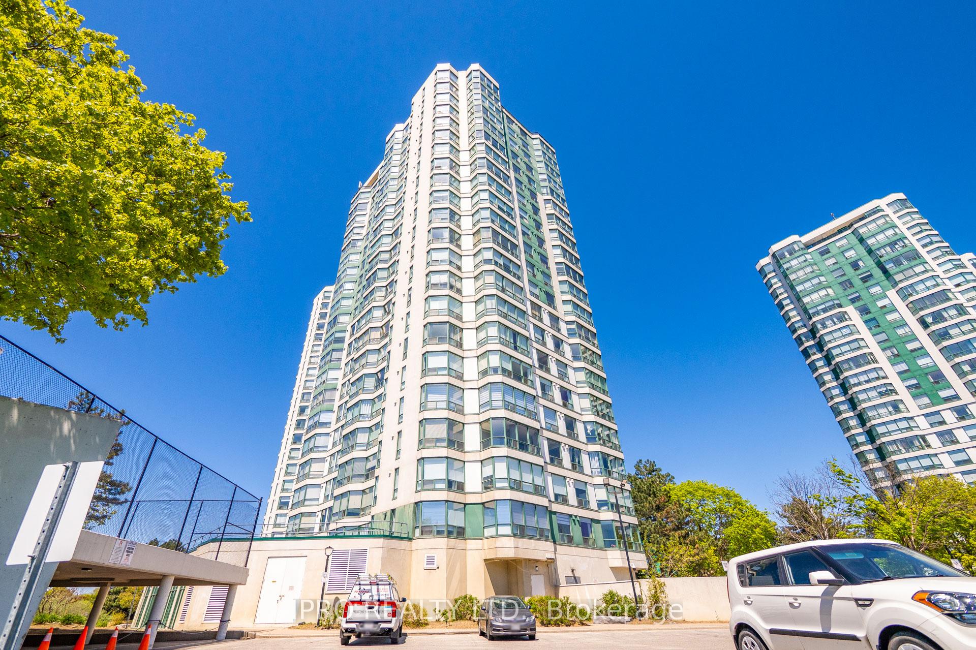 3 Bedrooms Condo at 4460 Tucana, Mississauga For sale
