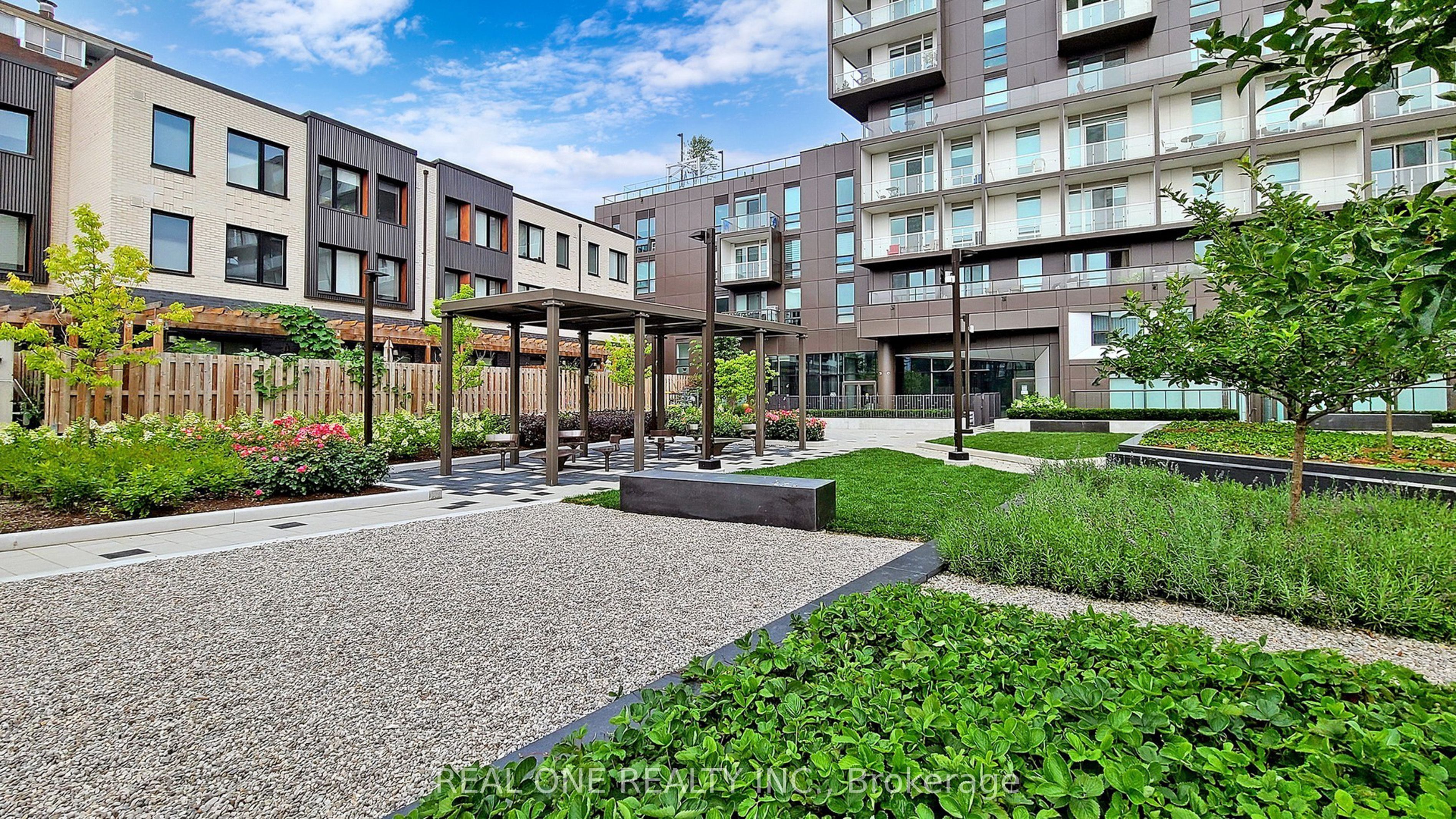 80 Vanauley Street, #303