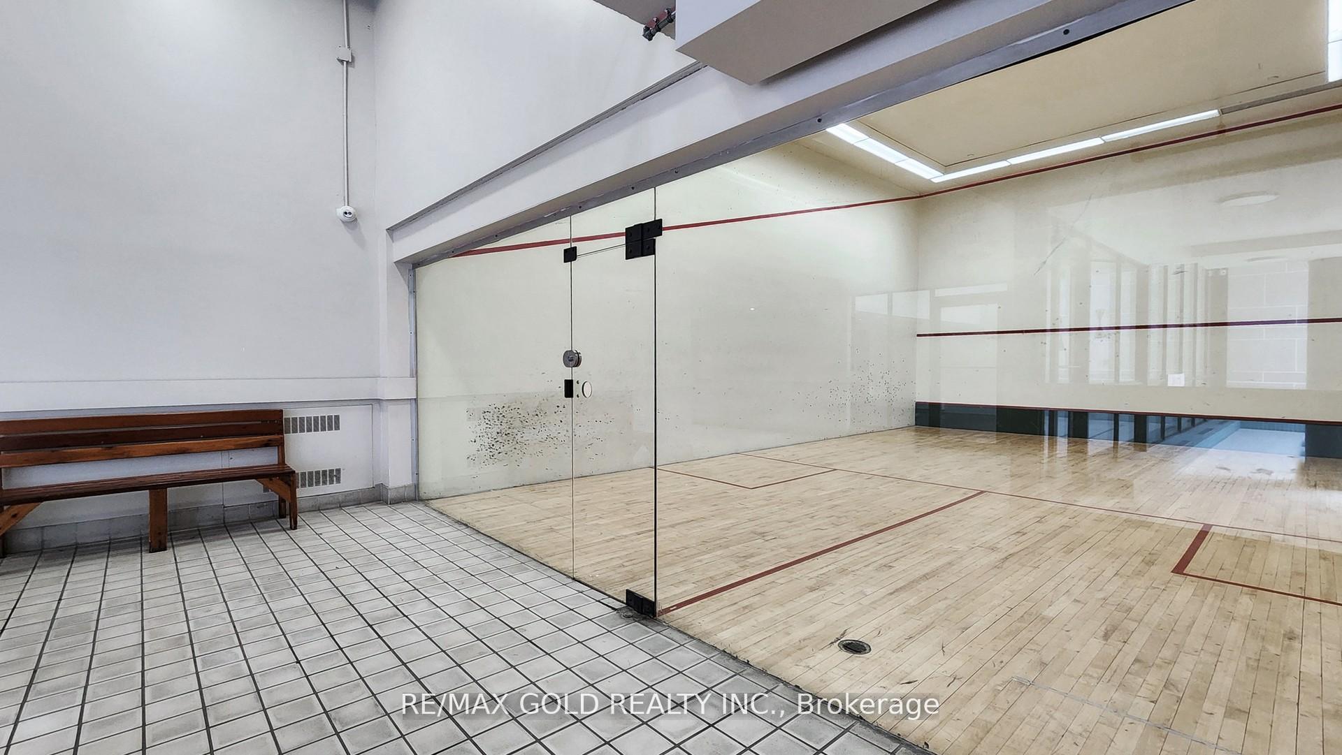 2 Bedrooms Condo at 99 Blackwell, Toronto For sale