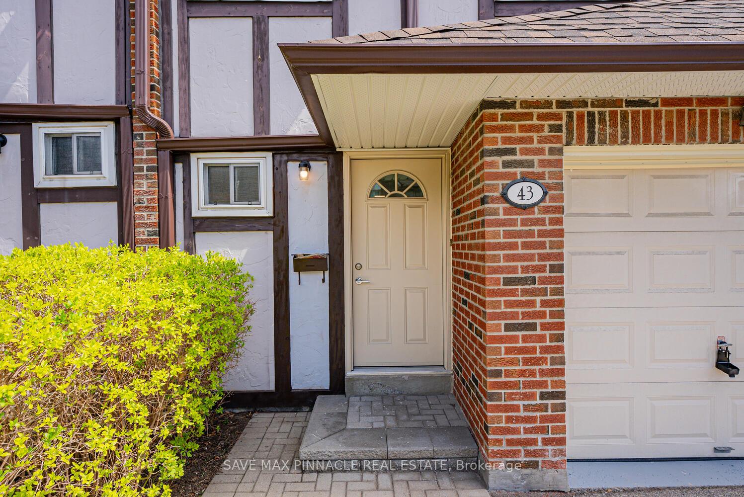 4 Bedrooms Condo at 2120 Rathburn,  Mississauga For sale
