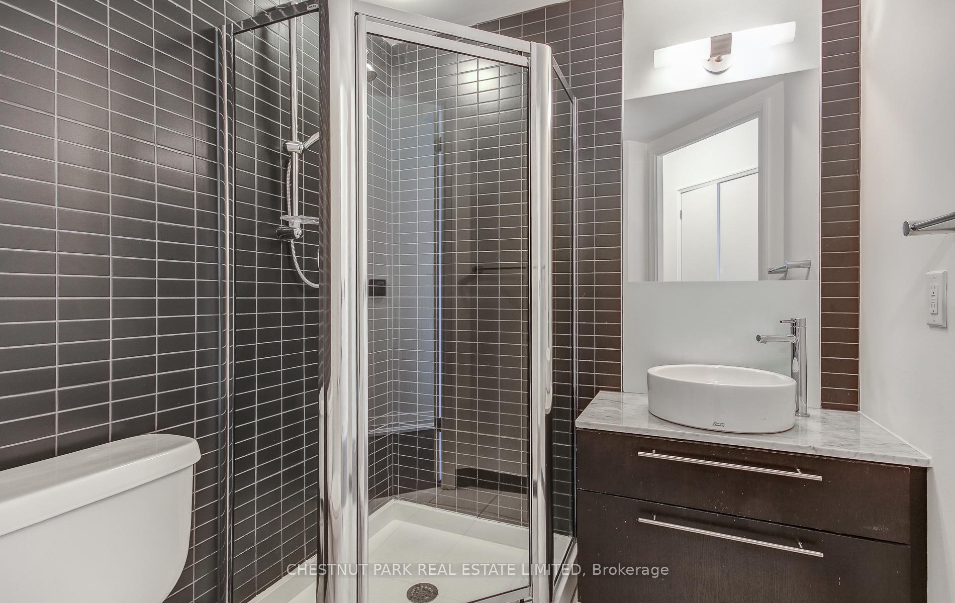 2 Bedrooms Condo at 25 Carlton, Toronto For sale