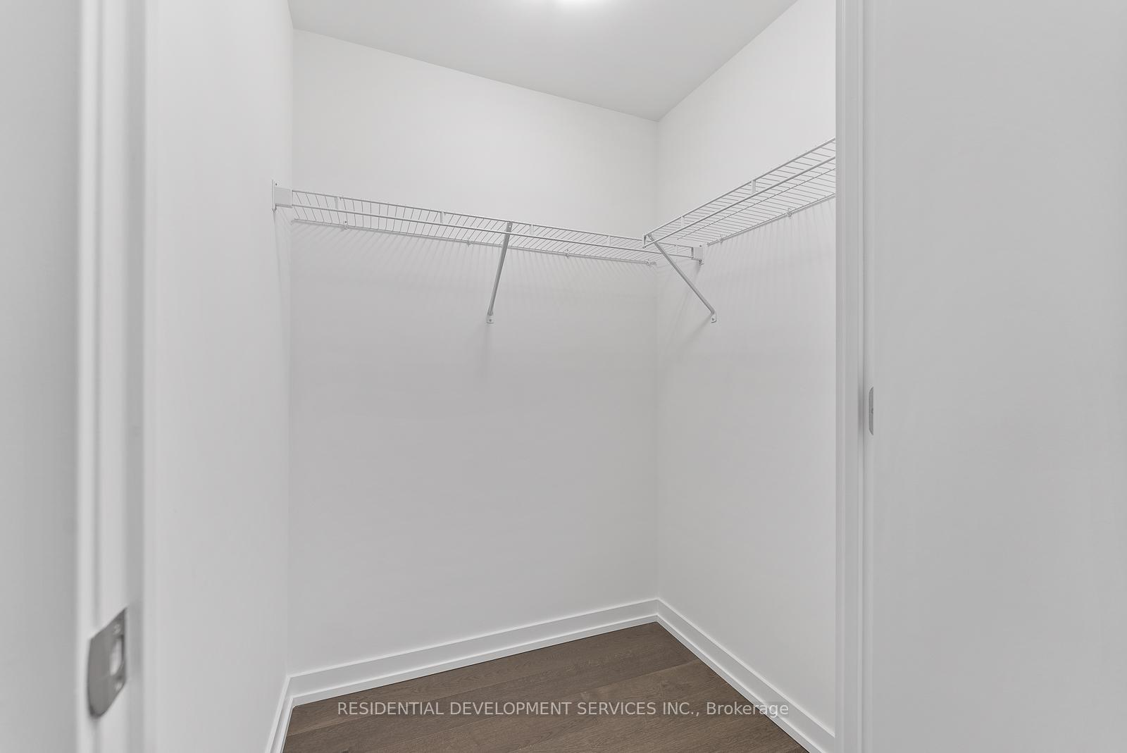 4 Bedrooms Condo at 15 Maryport, Toronto For sale