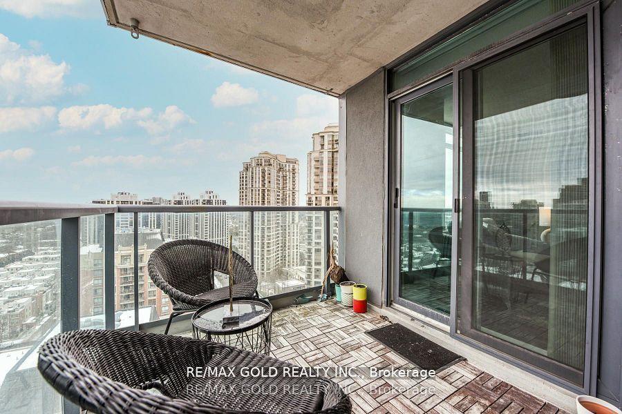 2 Bedrooms Condo at 30 Harrison Garden, Toronto For sale