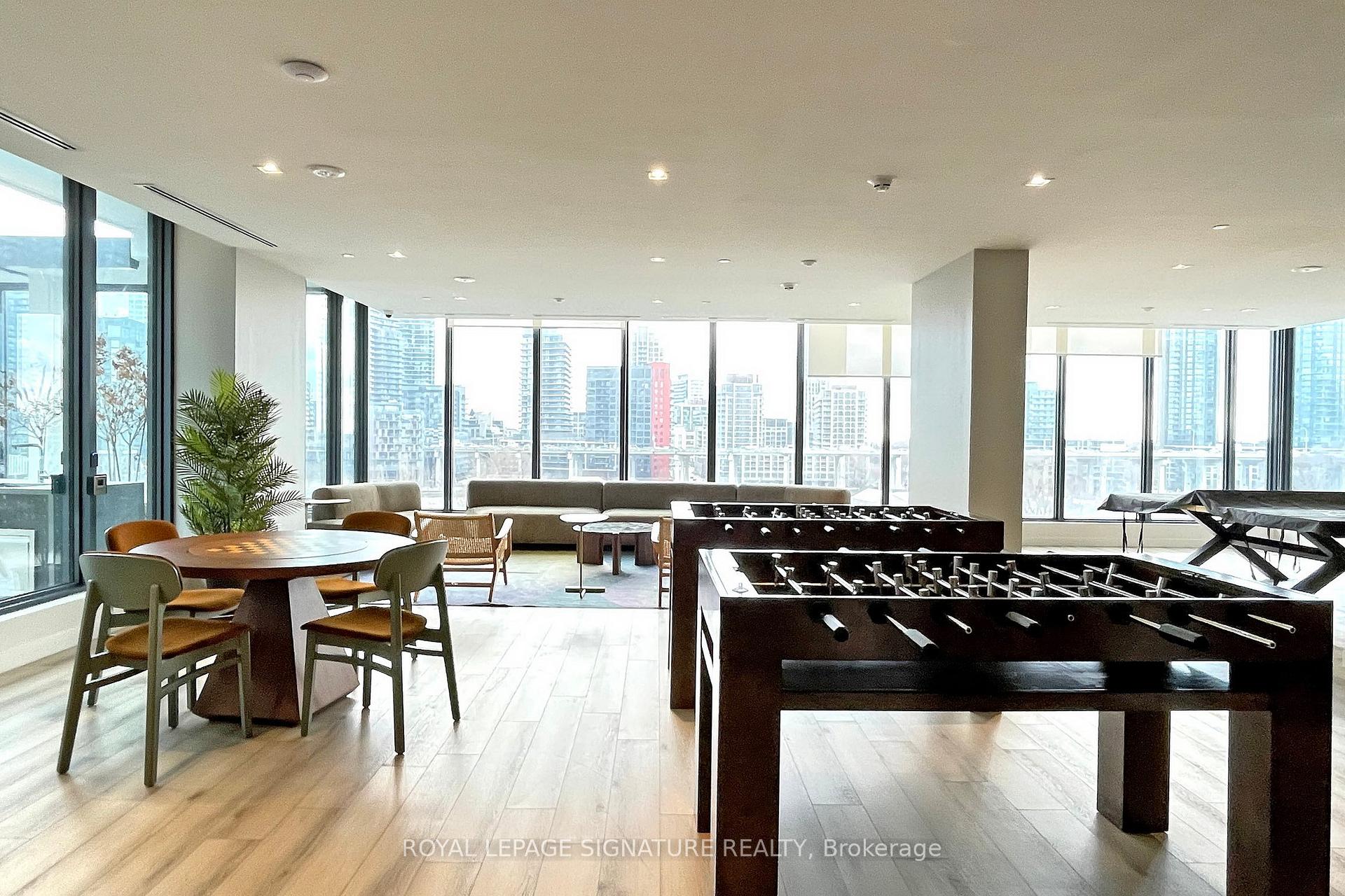 2 Bedrooms Condo at 9 Tecumseth, Toronto For sale