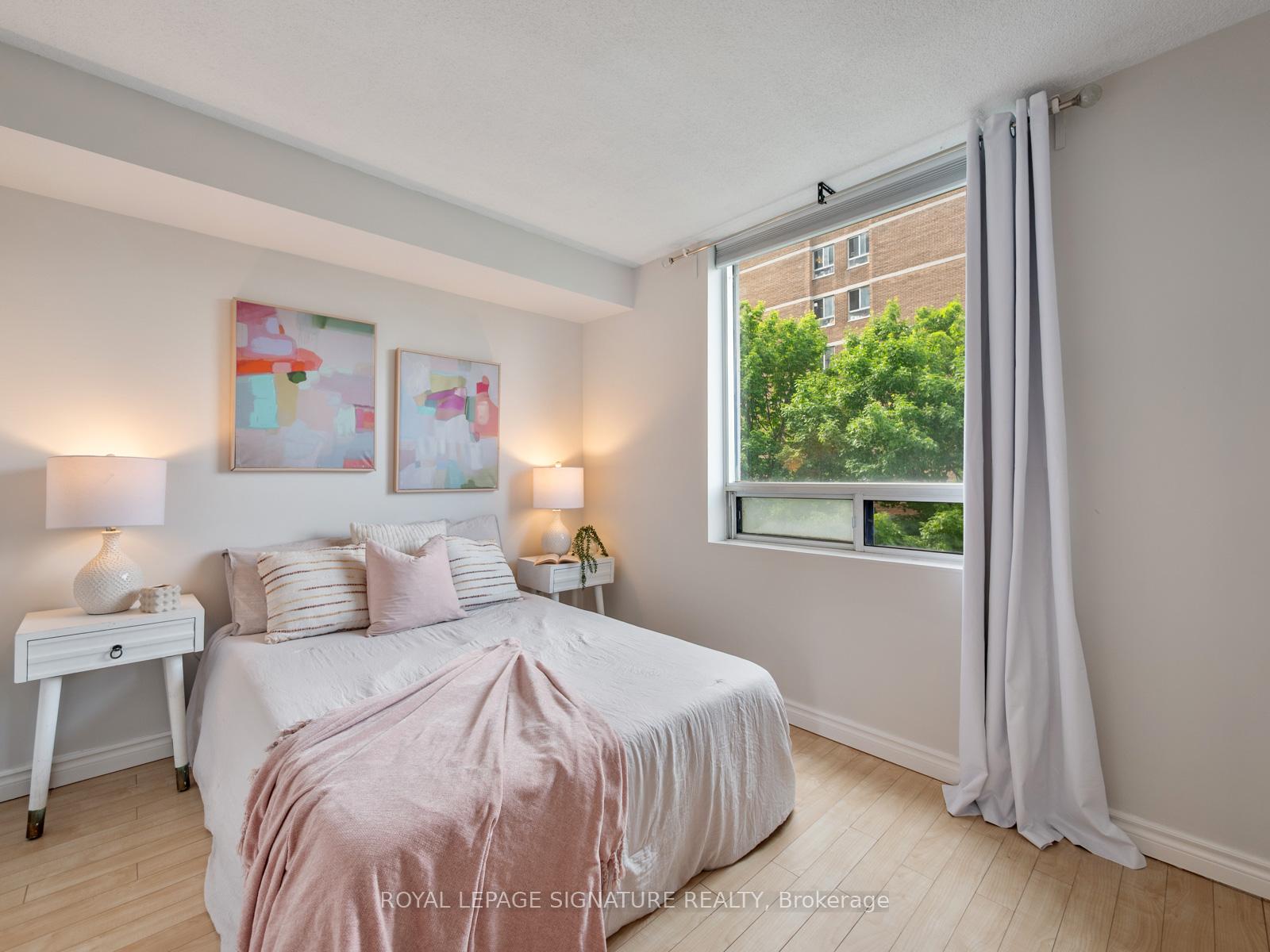 3 Bedrooms Condo at 3050 Ellesmere, Toronto For sale