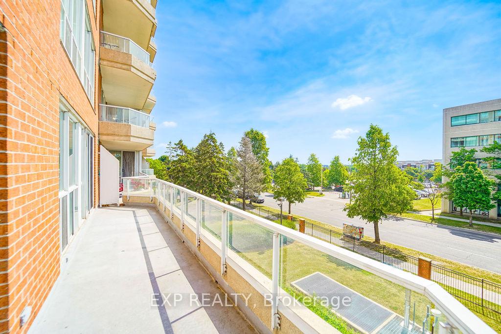 2 Bedrooms Condo at 410 Mclevin, Toronto For sale