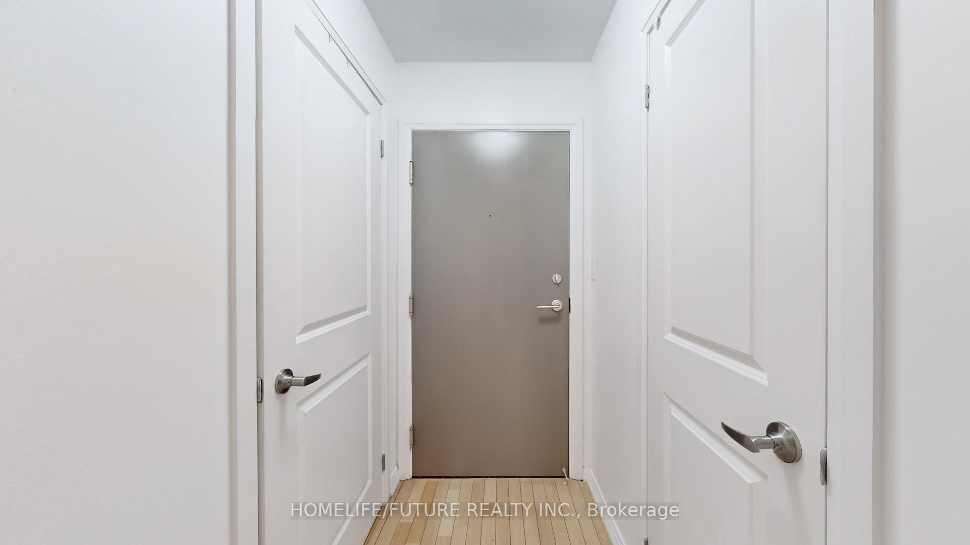 1 Bedroom Condo at 35 Hayden, Toronto For sale