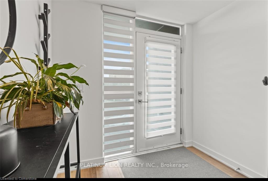 2 Bedrooms Condo at 5260 Dundas,  Burlington For sale