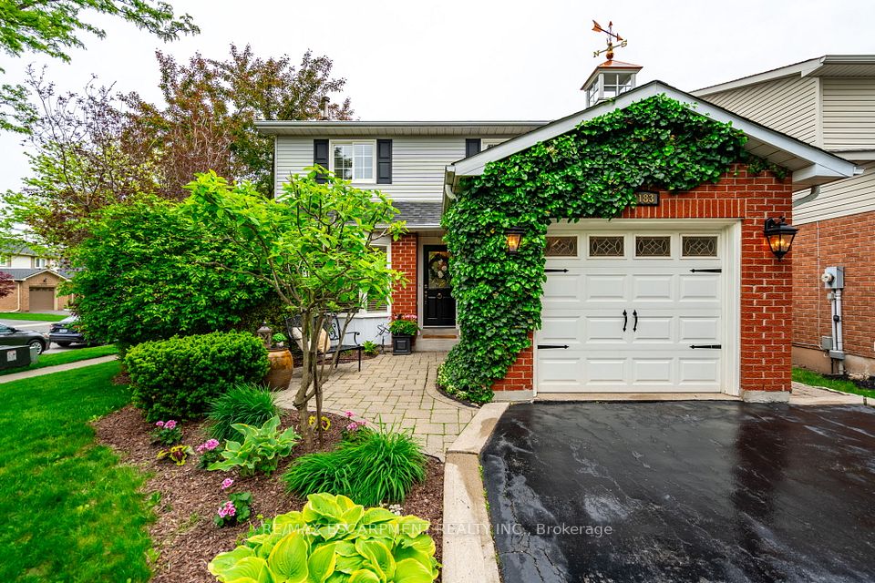 2183 Hunt Crescent