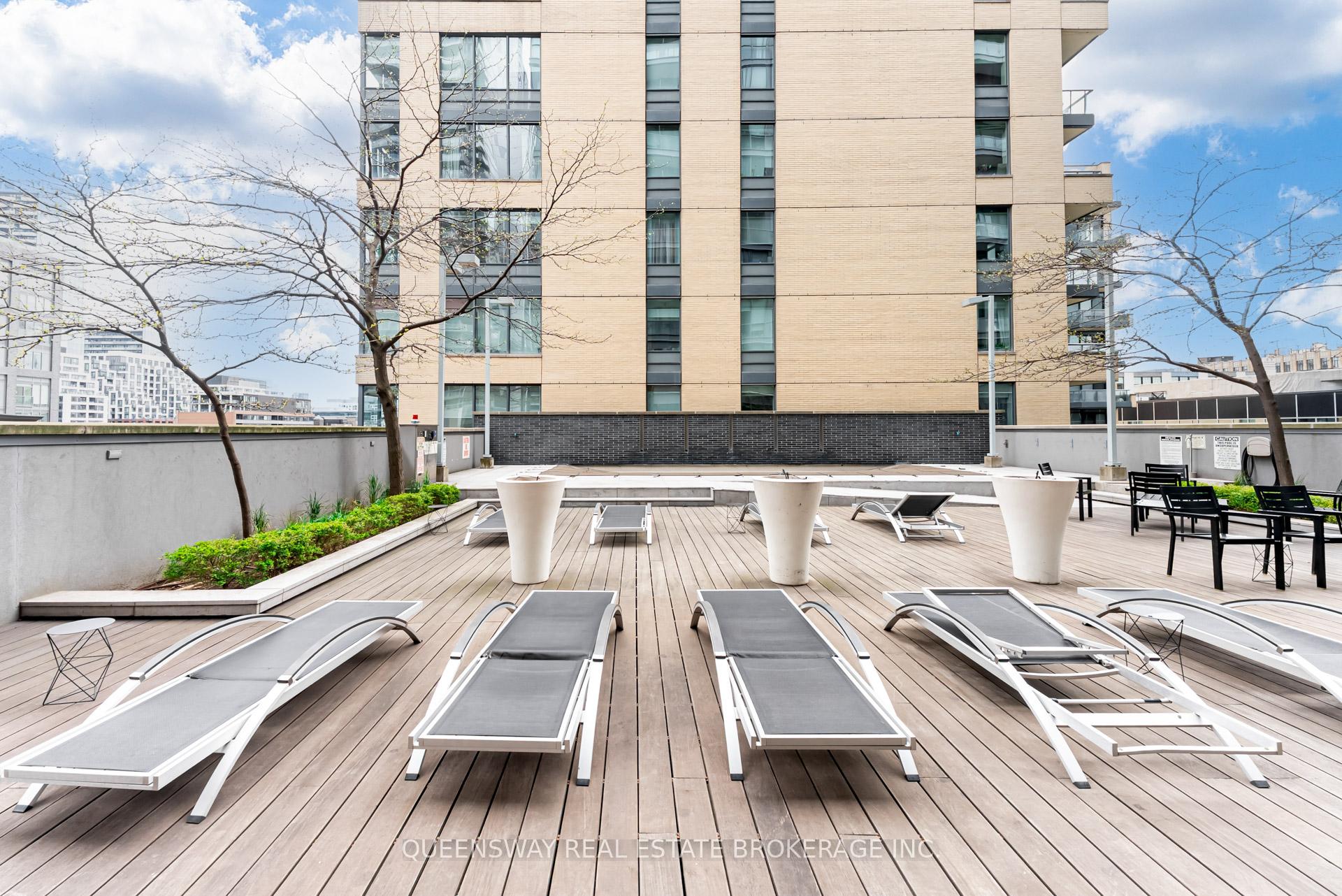 2 Bedrooms Condo at 8 Charlotte, Toronto For sale