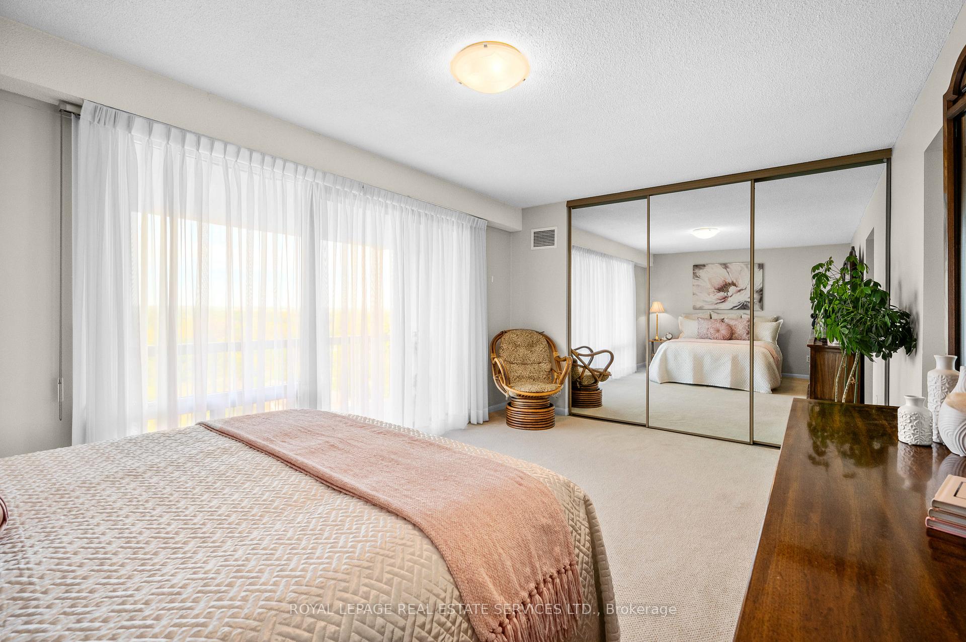 2 Bedrooms Condo at 2185 Marine,  Oakville For sale
