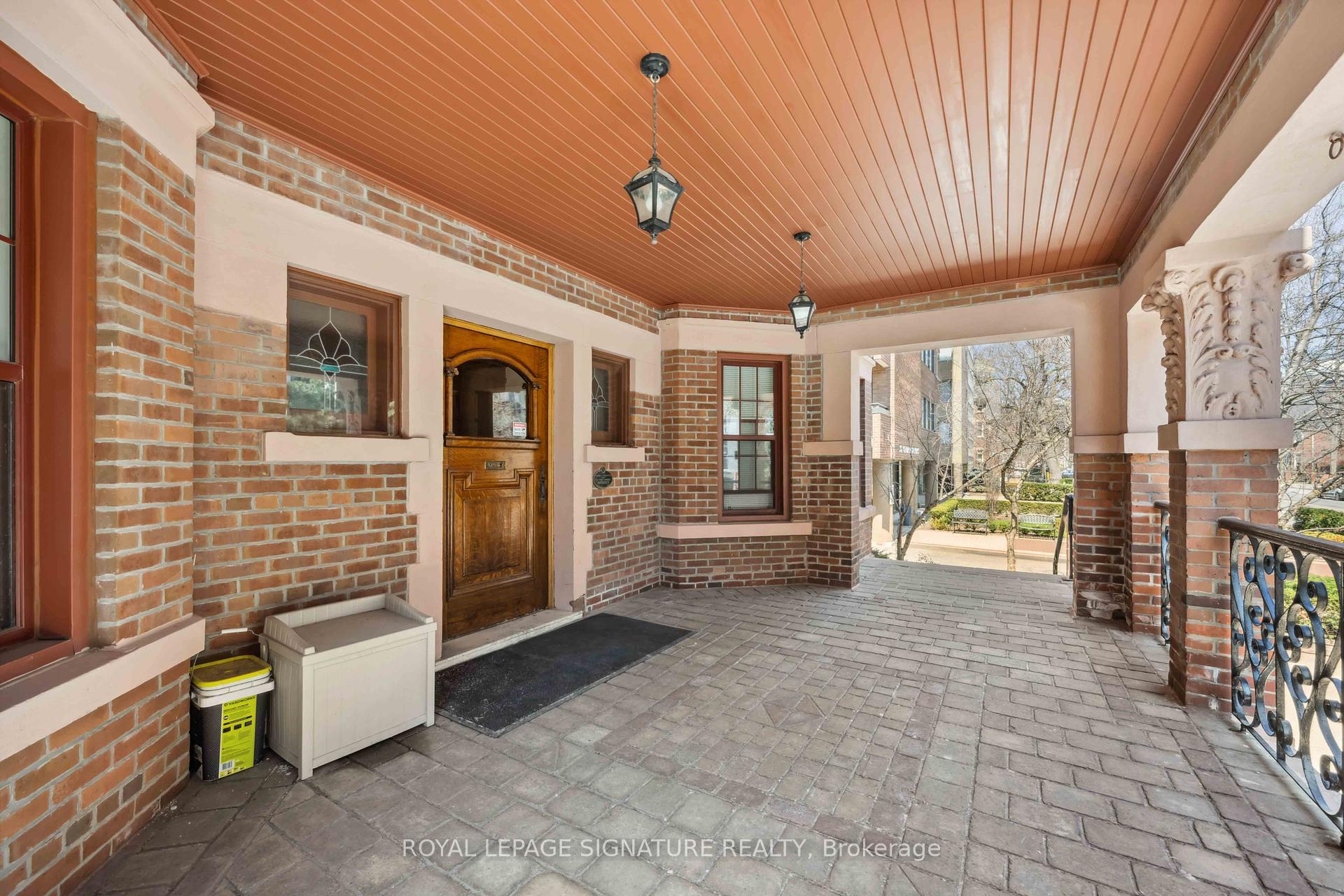 2 Bedrooms Condo at 212 St. George, Toronto For sale