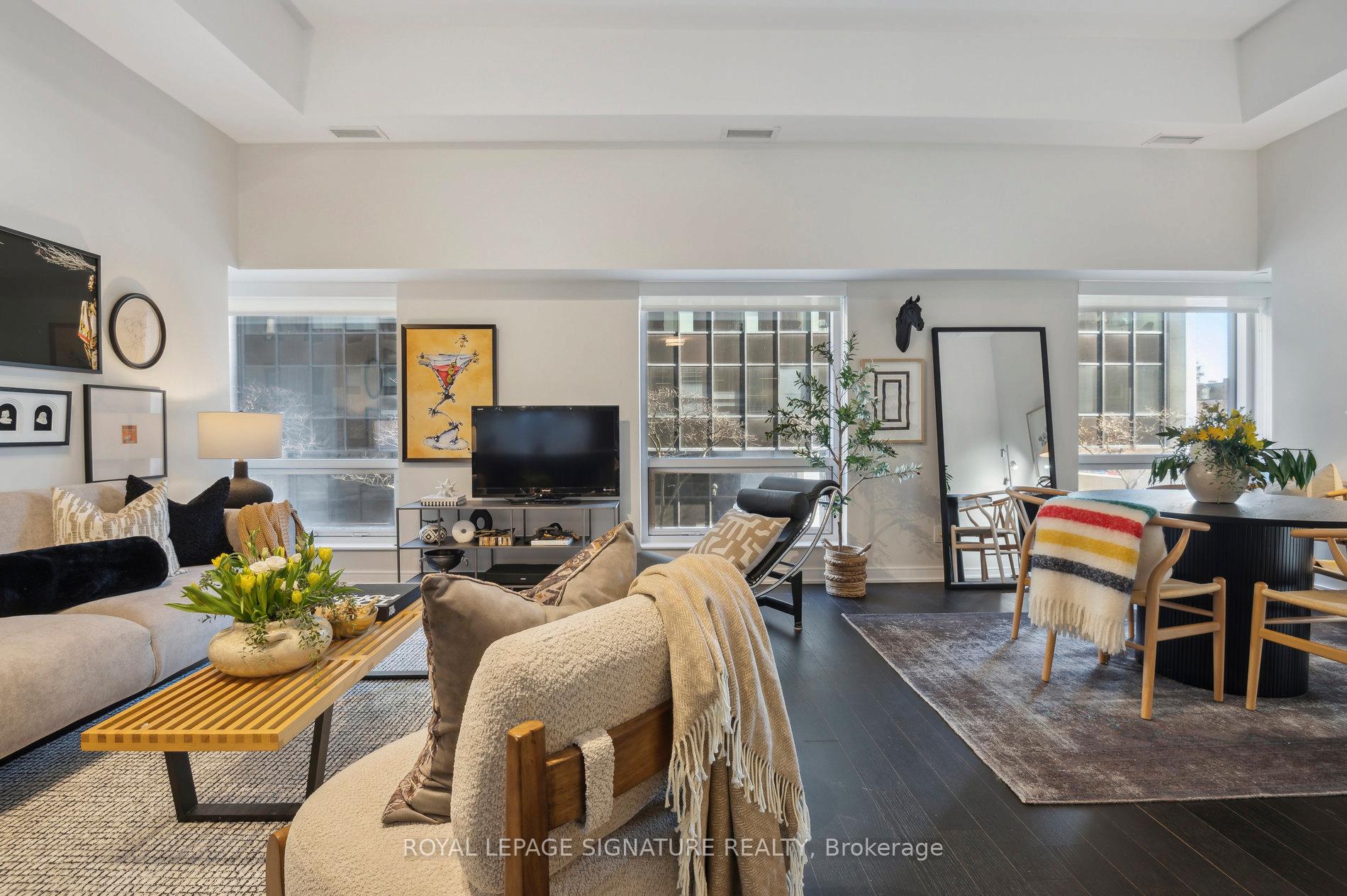 2 Bedrooms Condo at 88 Scott, Toronto For sale