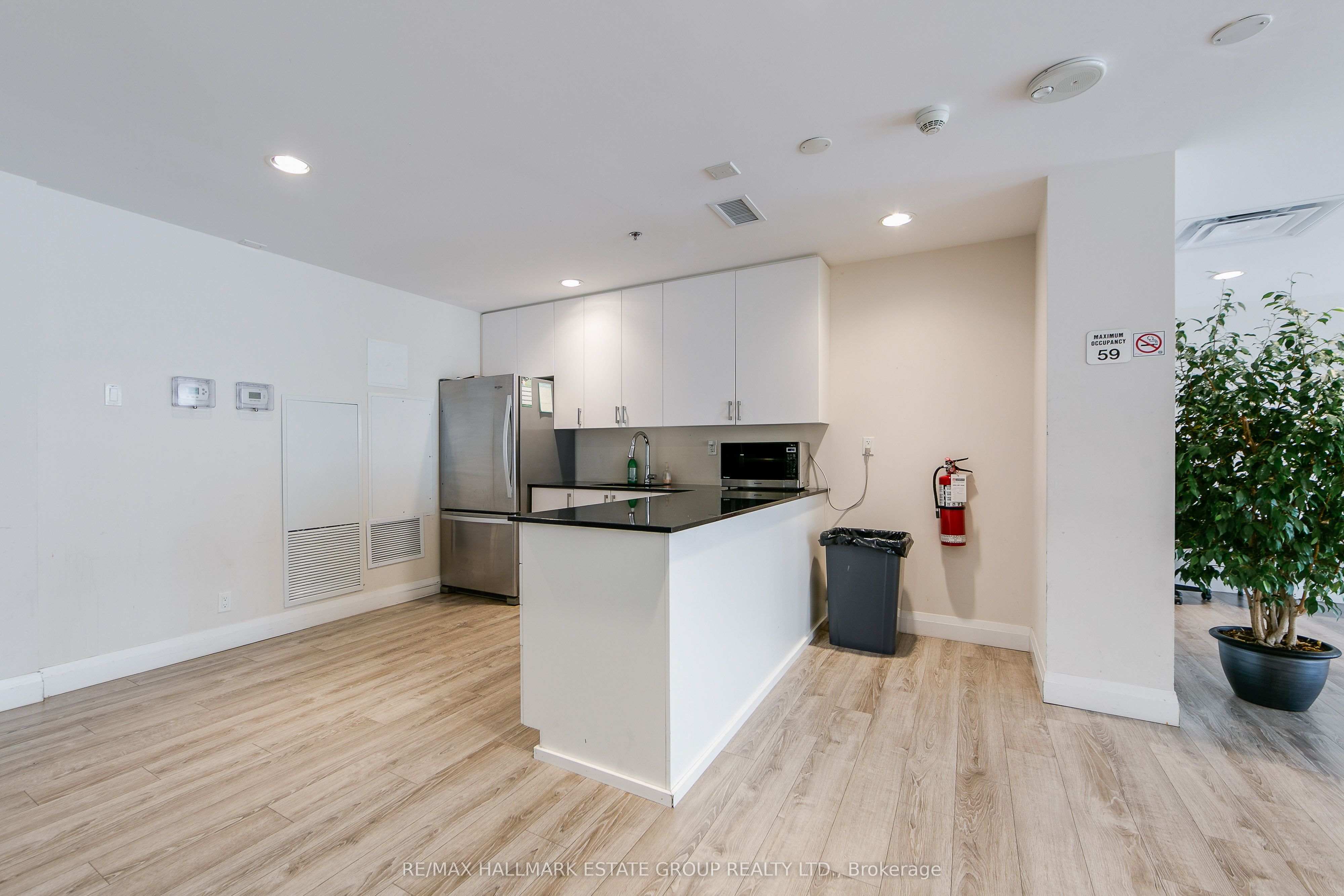 22 East Haven Drive, #PH6