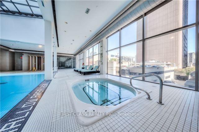 3 Bedrooms Condo at 38 Grenville, Toronto For sale
