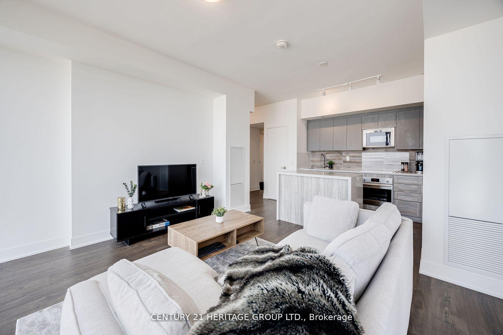 2 Bedrooms Condo at 2916 Highway 7, Vaughan For sale