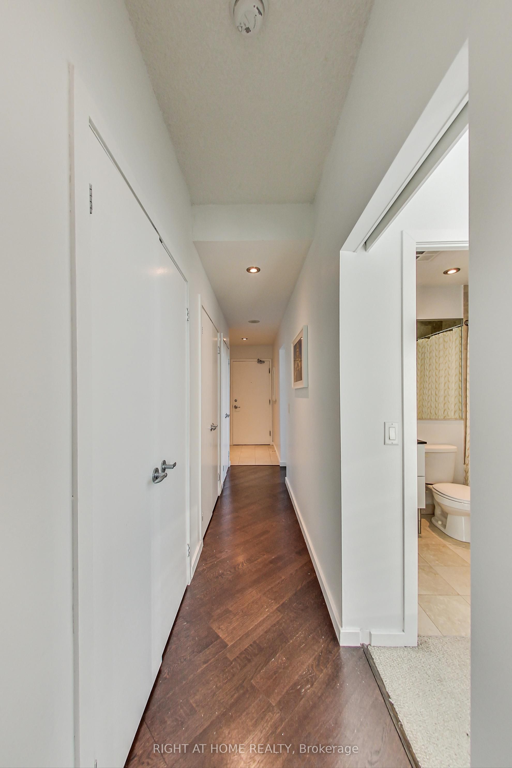 8 York Street W, #3102