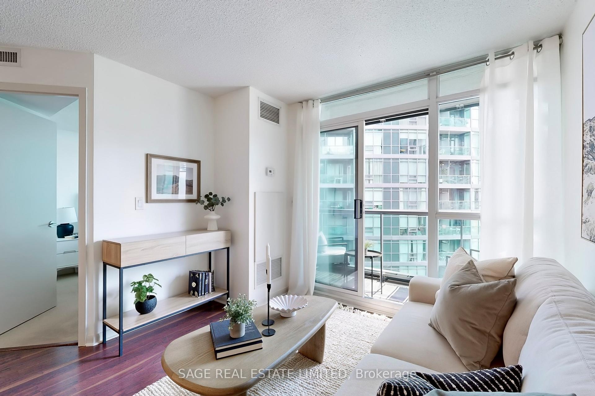 2 Bedrooms Condo at 219 Fort York, Toronto For sale