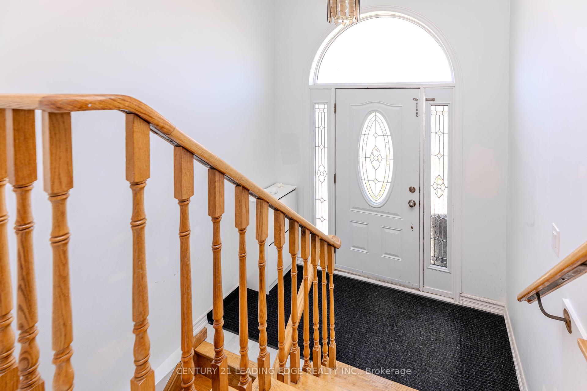 28 Sawmill Road, Toronto, ON M3L 2M2