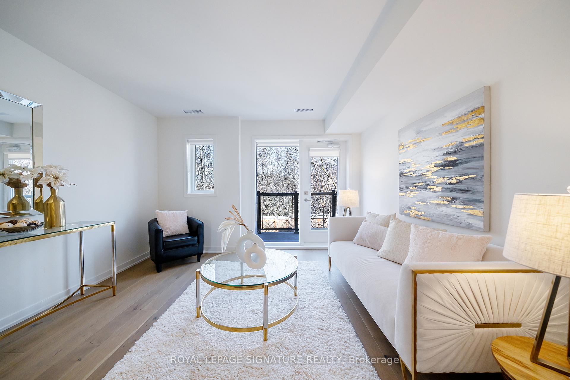 3 Bedrooms Condo at 110 Canon Jackson,  Toronto For sale