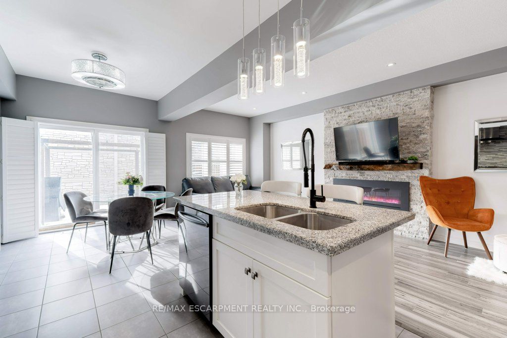 98 Shoreview Place, #12