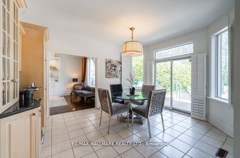 384 Kennedy Street, Aurora, ON L4G 5M6
