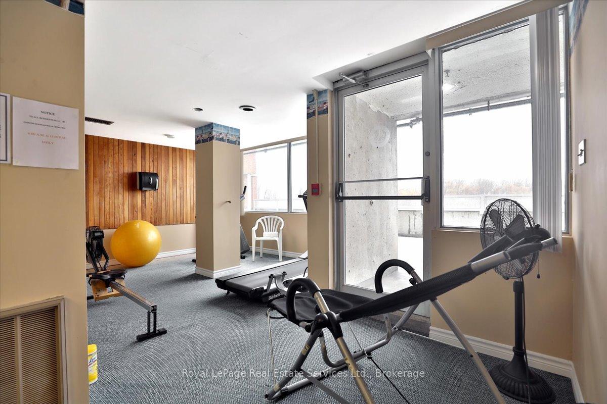 2 Bedrooms Condo at 100 Bronte, Oakville For sale