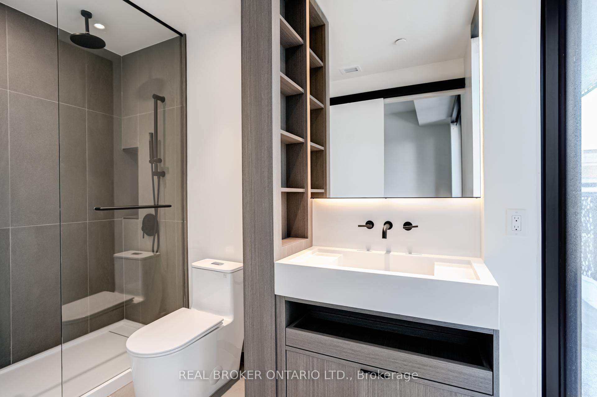 3 Bedrooms Condo at 55 Charles St, Toronto For sale
